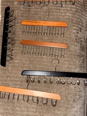 Multi-Pack Scarf & Belt Hangers - Black and Wood Tones